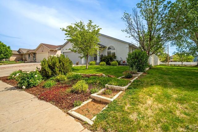 4880 Warbler Court, Pueblo, CO 81008