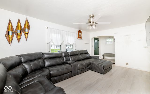 220 Lee Boulevard, Seymour, IN 47274