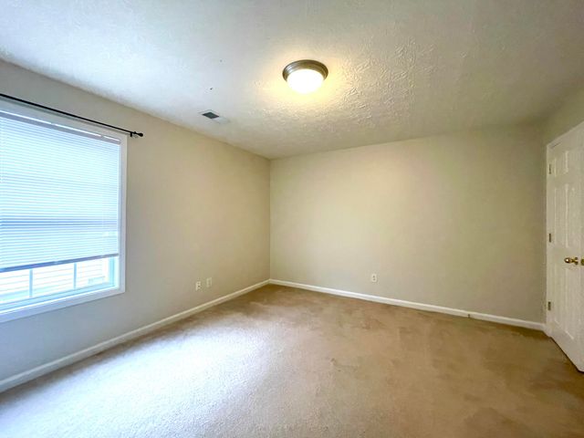 327 Newcastle Lane, Winchester, KY 40391