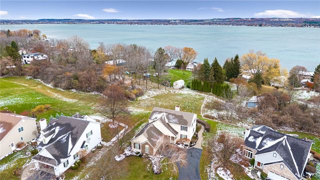 4906 Bramblewood Trail, Canandaigua Town, NY 14424