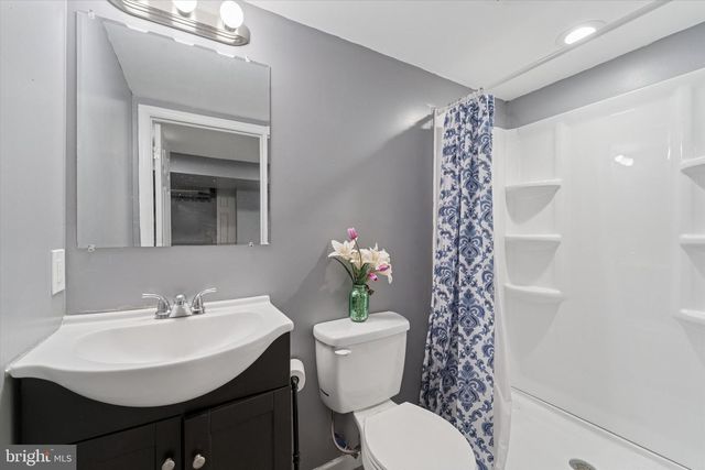 887 TAYLOR DR, Folcroft, PA 19032