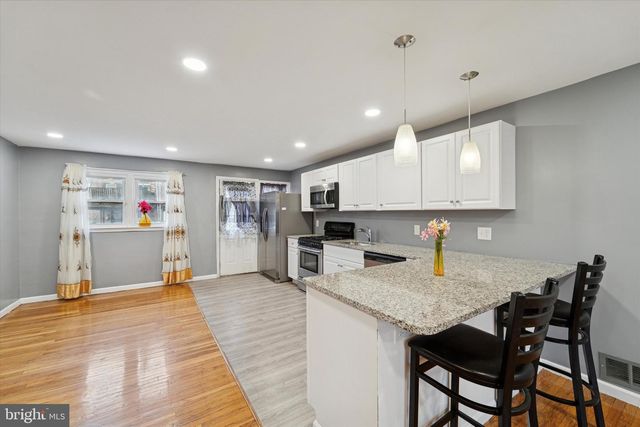 887 TAYLOR DR, Folcroft, PA 19032