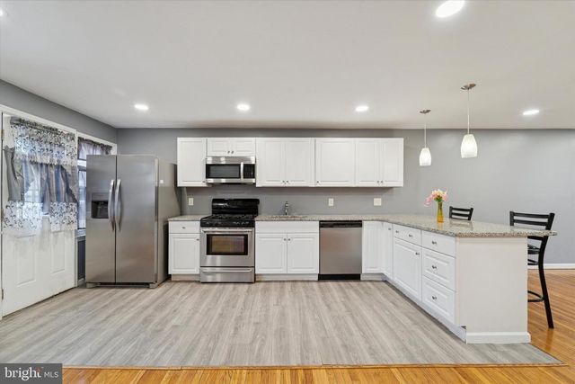 887 TAYLOR DR, Folcroft, PA 19032