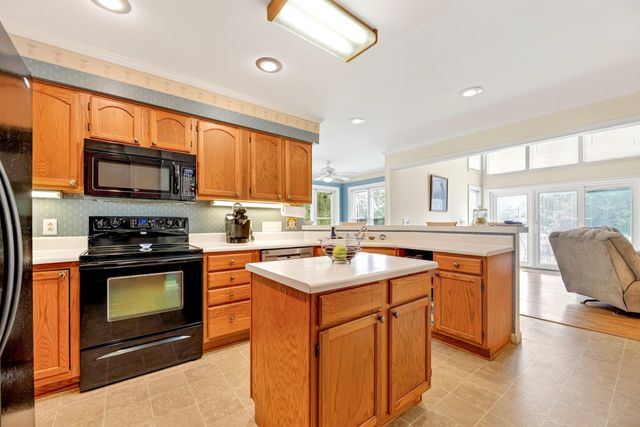 1120 Waters Edge Drive, Summerton, SC 29148