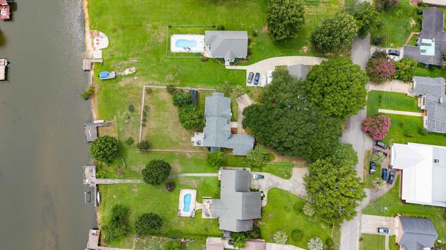 1120 Waters Edge Drive, Summerton, SC 29148