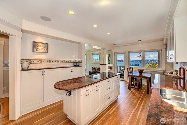 1712 Arch Avenue SW, Seattle, WA 98116
