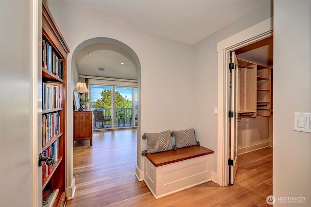 1712 Arch Avenue SW, Seattle, WA 98116