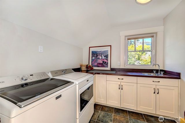 1712 Arch Avenue SW, Seattle, WA 98116