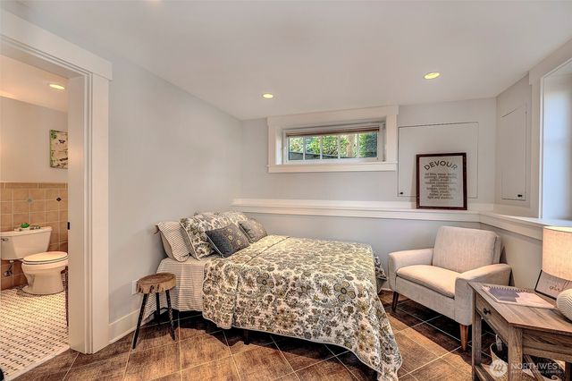 1712 Arch Avenue SW, Seattle, WA 98116