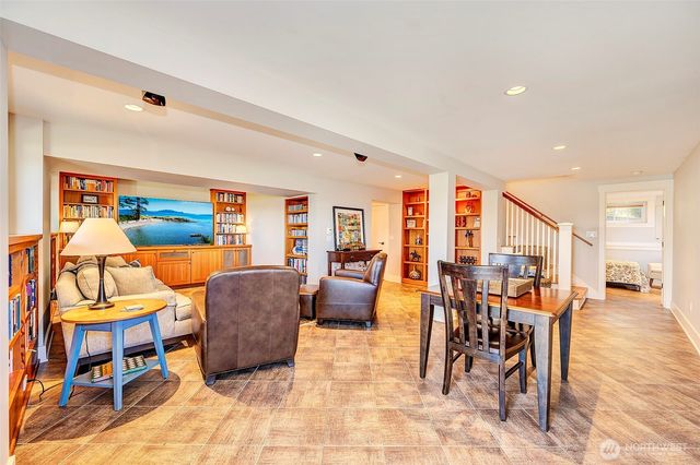 1712 Arch Avenue SW, Seattle, WA 98116