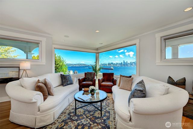 1712 Arch Avenue SW, Seattle, WA 98116