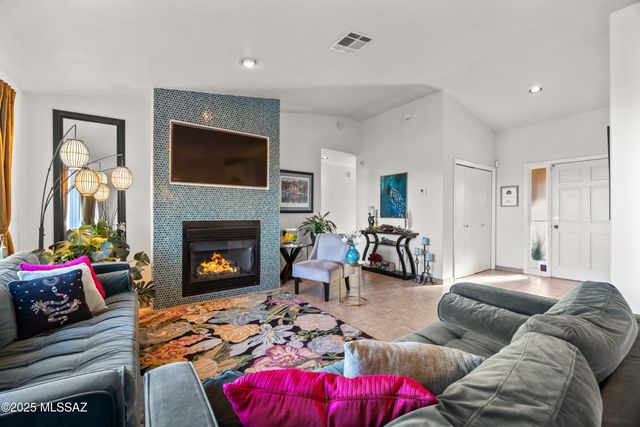 1858 W Placita De Agosto, Green Valley, AZ 85622