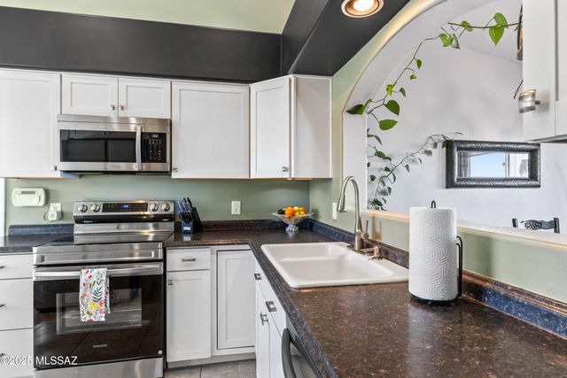 1858 W Placita De Agosto, Green Valley, AZ 85622