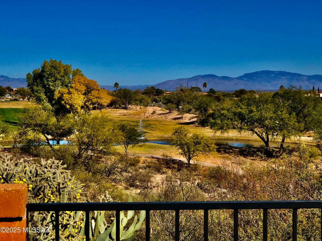 1858 W Placita De Agosto, Green Valley, AZ 85622