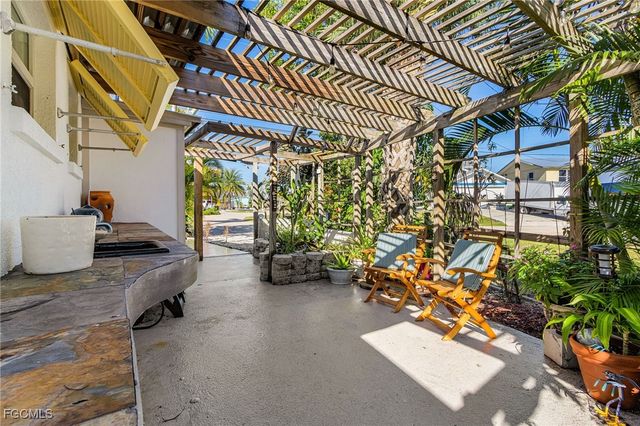 11860 Island AVE, Matlacha, FL 33993