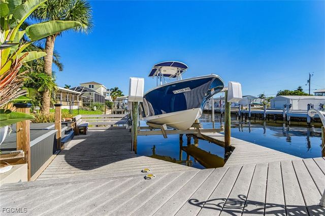 11860 Island AVE, Matlacha, FL 33993