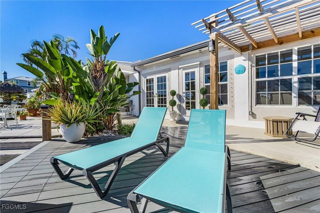 11860 Island AVE, Matlacha, FL 33993