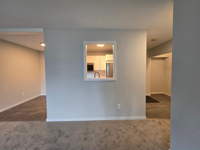 2005 E 122nd Street A23, Burnsville, MN 55337