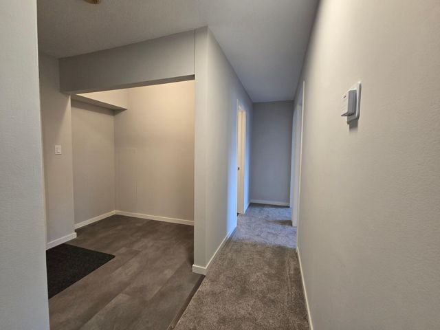 2005 E 122nd Street A23, Burnsville, MN 55337