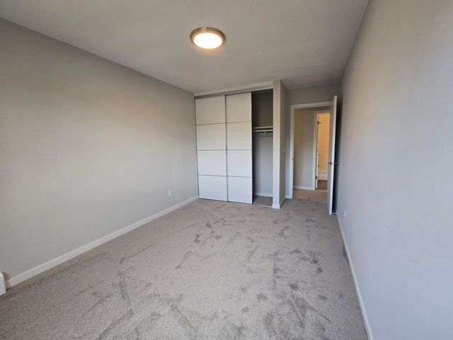 2005 E 122nd Street A23, Burnsville, MN 55337