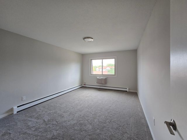 2005 E 122nd Street A23, Burnsville, MN 55337