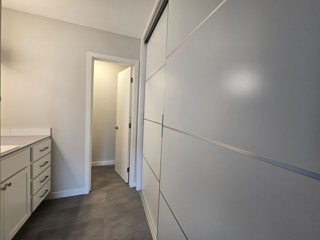 2005 E 122nd Street A23, Burnsville, MN 55337