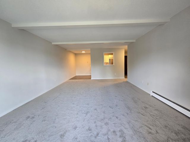 2005 E 122nd Street A23, Burnsville, MN 55337