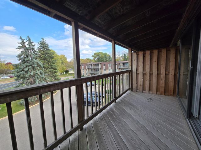 2005 E 122nd Street A23, Burnsville, MN 55337