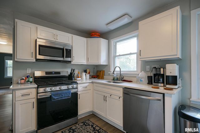 911 E GLEN Avenue, Peoria Heights, IL 61616