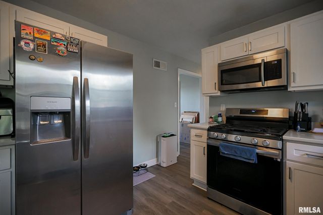 911 E GLEN Avenue, Peoria Heights, IL 61616