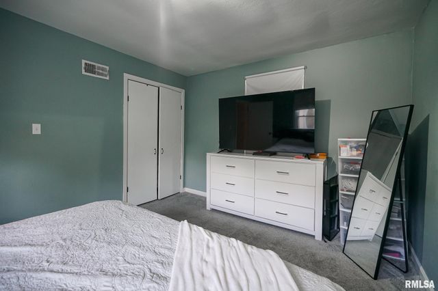 911 E GLEN Avenue, Peoria Heights, IL 61616