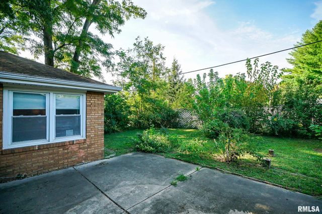 911 E GLEN Avenue, Peoria Heights, IL 61616