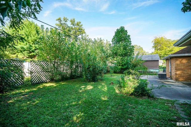 911 E GLEN Avenue, Peoria Heights, IL 61616