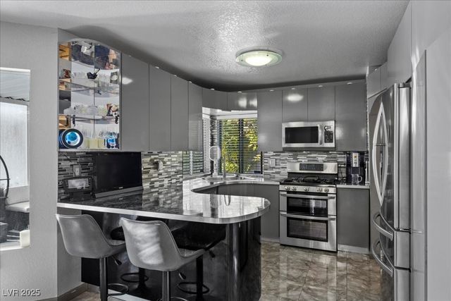 7625 Raven Hills Drive, Las Vegas, NV 89149