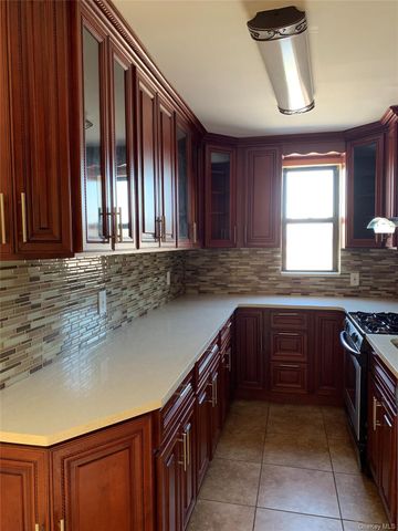 2564 Paulding Avenue, Bronx, NY 10469