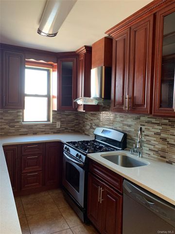 2564 Paulding Avenue, Bronx, NY 10469