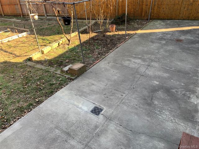 2564 Paulding Avenue, Bronx, NY 10469