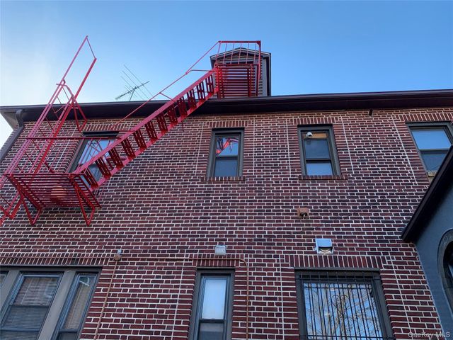 2564 Paulding Avenue, Bronx, NY 10469