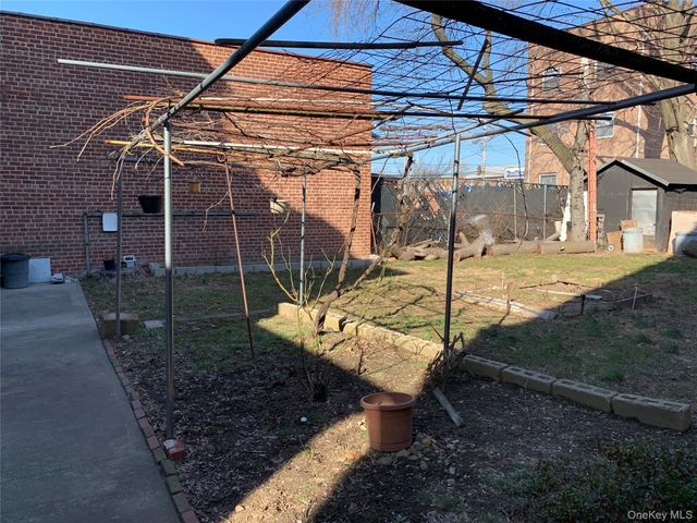 2564 Paulding Avenue, Bronx, NY 10469