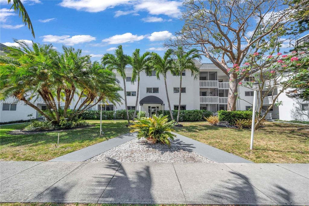200 Galen Dr 308, Key Biscayne, FL 33149