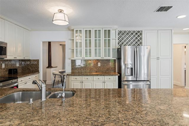 5900 NE 15th Ave, Fort Lauderdale, FL 33334