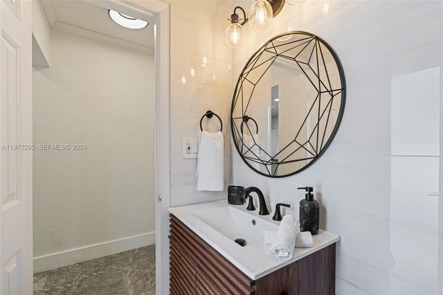 5900 NE 15th Ave, Fort Lauderdale, FL 33334