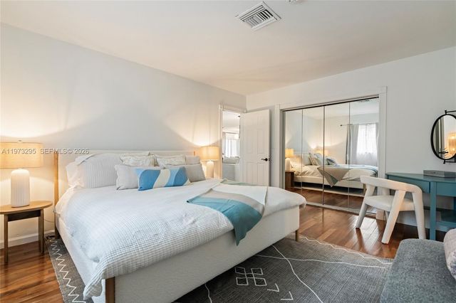 5900 NE 15th Ave, Fort Lauderdale, FL 33334