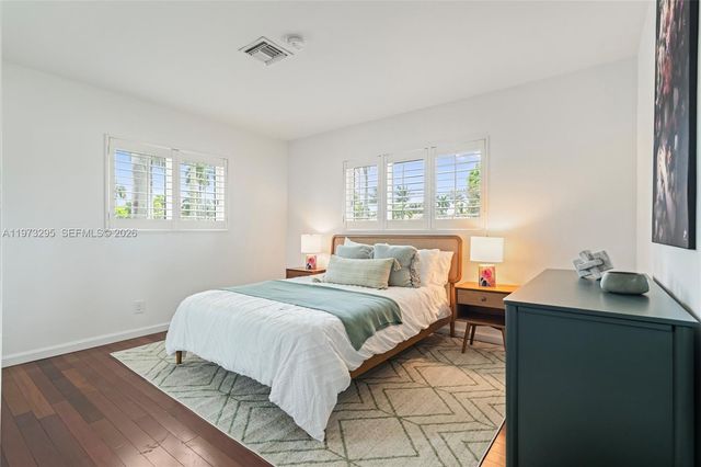 5900 NE 15th Ave, Fort Lauderdale, FL 33334