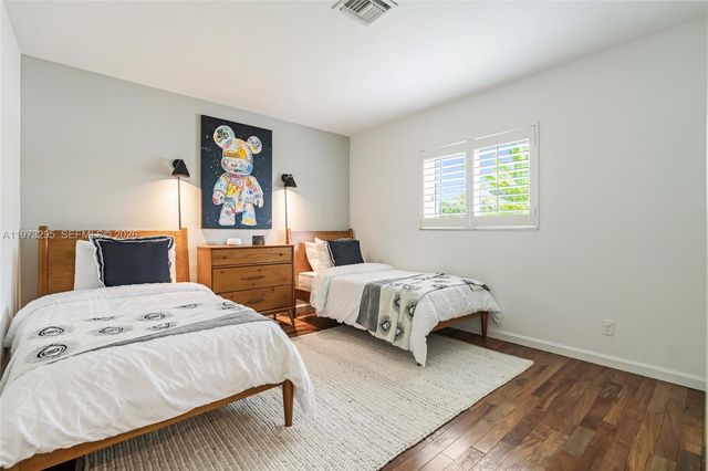 5900 NE 15th Ave, Fort Lauderdale, FL 33334