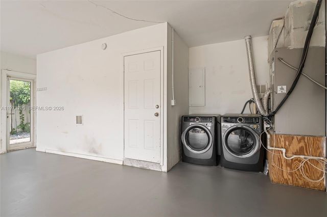 5900 NE 15th Ave, Fort Lauderdale, FL 33334