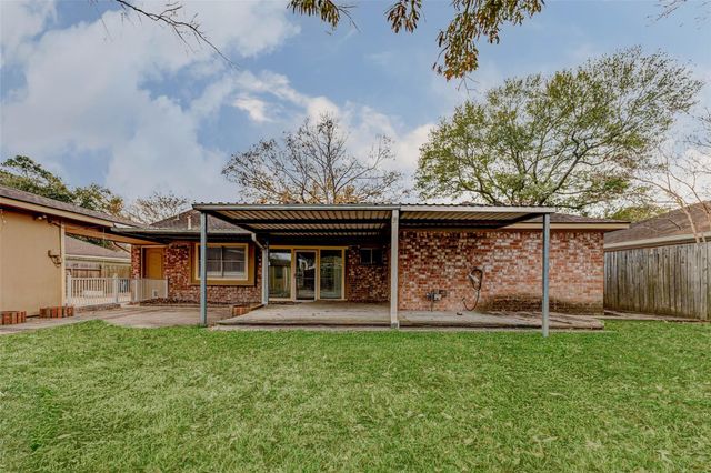 13115 Sherwood Oaks Drive, Houston, TX 77015