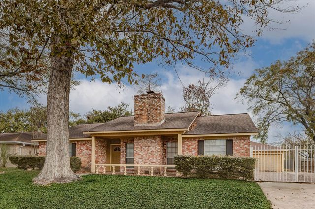 13115 Sherwood Oaks Drive, Houston, TX 77015