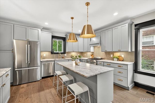 7241 Stanley Avenue, Maplewood, MO 63143