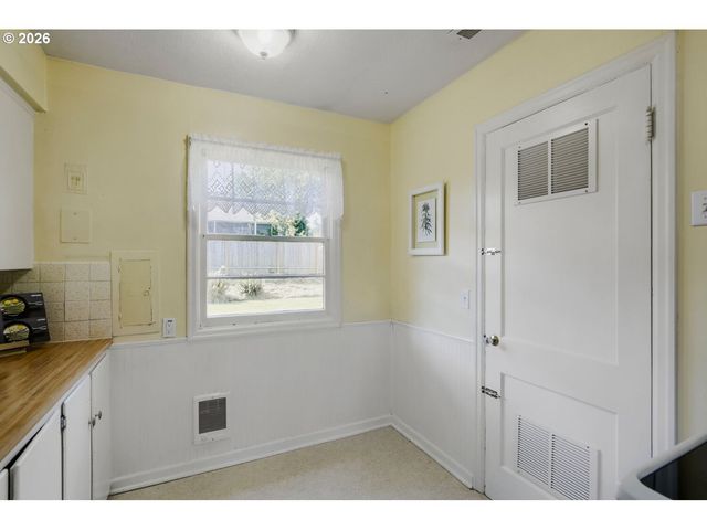 2226 N SUMNER St, Portland, OR 97217